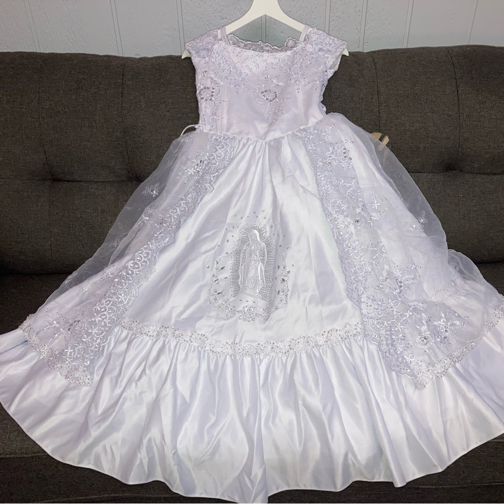 First communion dress,Virgin Mary;  vestido blanco primer comunión, Virgen Maria